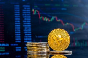 Cryptos and Stocks Close the Week in Red, Analysts Eye Post-Halving Bitcoin Rally
